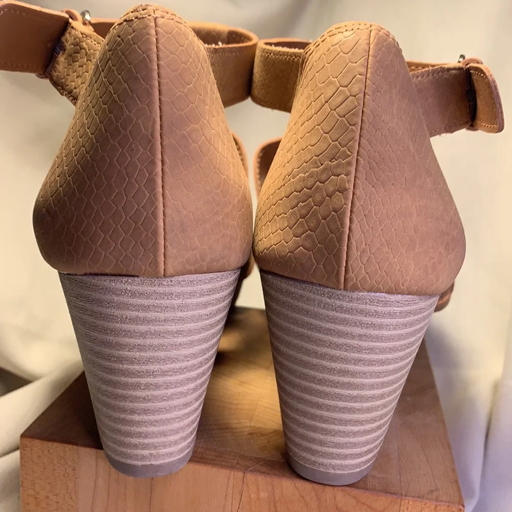 NWOT Dr Scholl’s wedge never worn comfy boho shoes